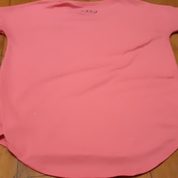 Hot pink underarmour top - Picture 2 of 4
